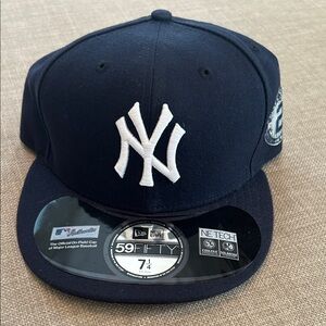 New Era Yankees Dark Blue Fitted Cap